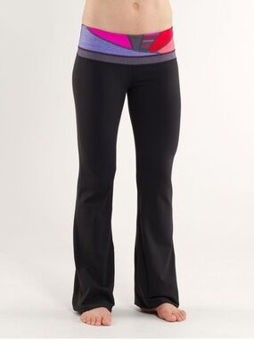 Lululemon Groove Pants - Black/Bold Print